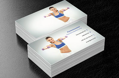 Lächelnde Sportlerin, Gesundheit und Schönheit, Fitnesscenter - Visitenkarten Netprint