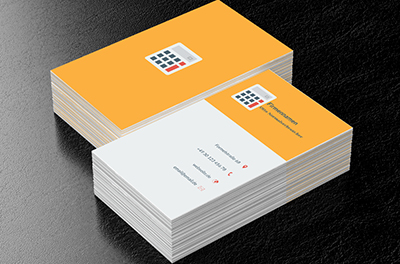Rechner auf einem orangefarbenen Hintergrund, Finanzen und Versicherungen, Rechnungsbüro - Visitenkarten Netprint