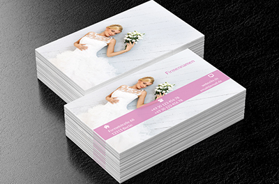 Braut mit Blumen, Verkauf, Brautkleider - Visitenkarten Netprint