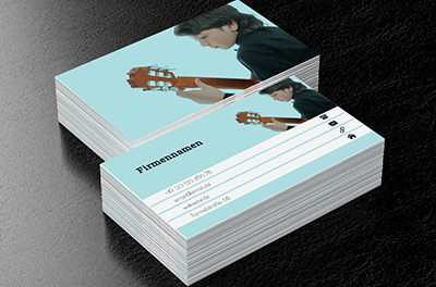 Junge mit einer Gitarre, Bildung, Musikschule - Visitenkarten Netprint