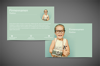 Lächelndes Kind mit der Kamera, Fotografie, Foto-Dienstleistungen - Flyer Netprint