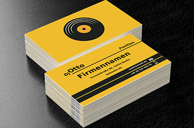 Vinyl-Schallplatte auf einem gelben Hintergrund, Unterhaltung, DJ - Visitenkarten Netprint