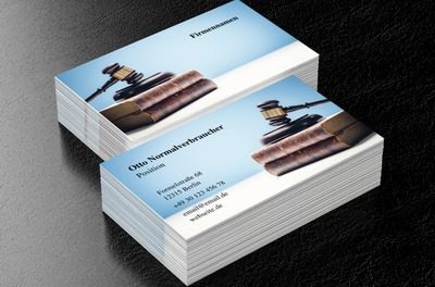 Hammer des Richters auf alten Büchern, Recht, Anwalt - Visitenkarten Netprint